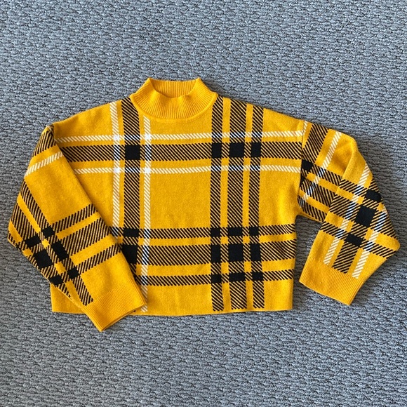 H&M Divided Sweater - Picture 1 of 3